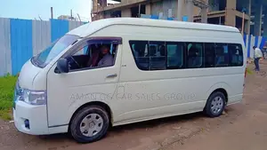 Toyota HiAce 2014 White