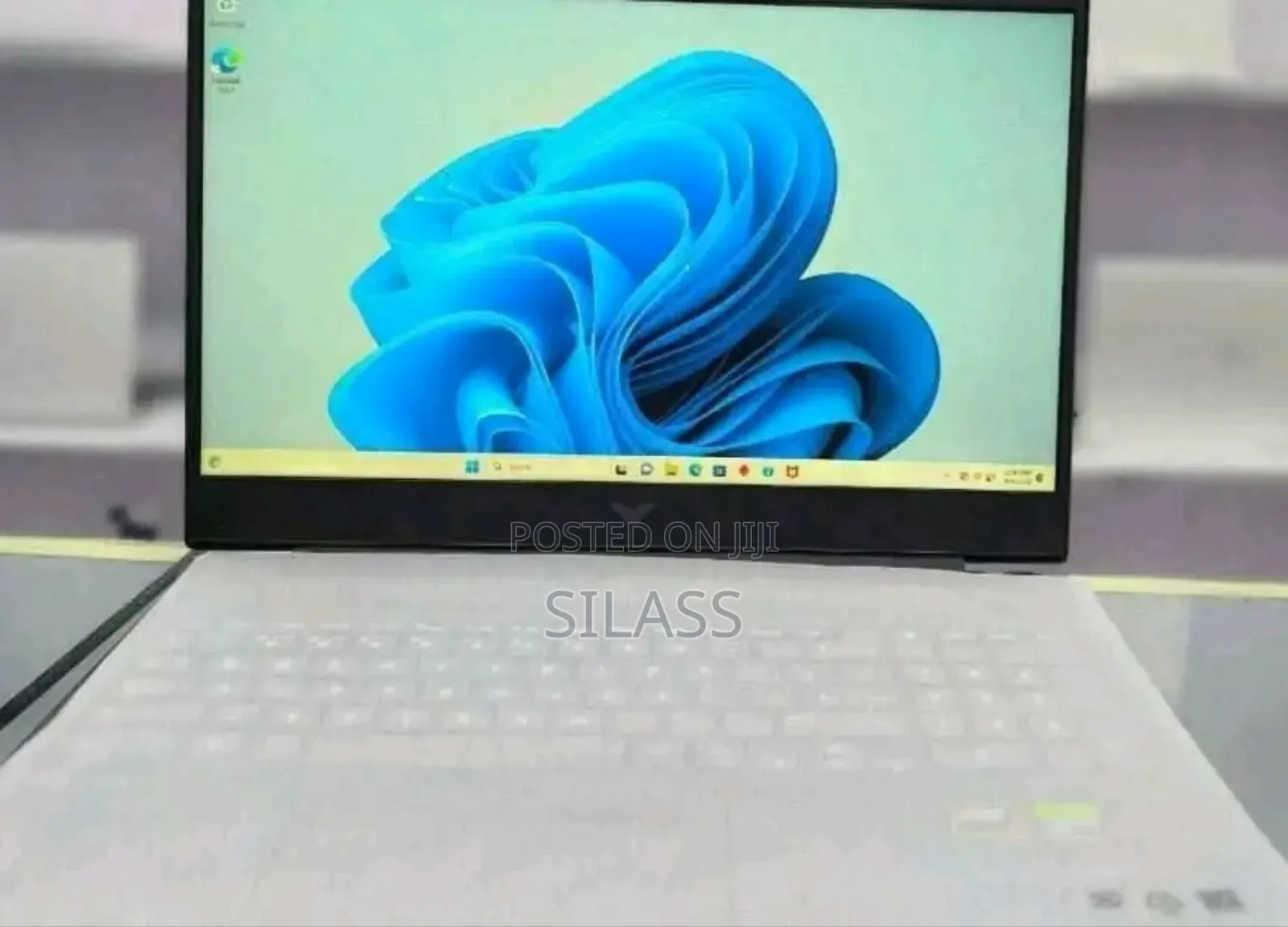 New Laptop HP Victus 16 16GB AMD Ryzen 9 SSD 1T