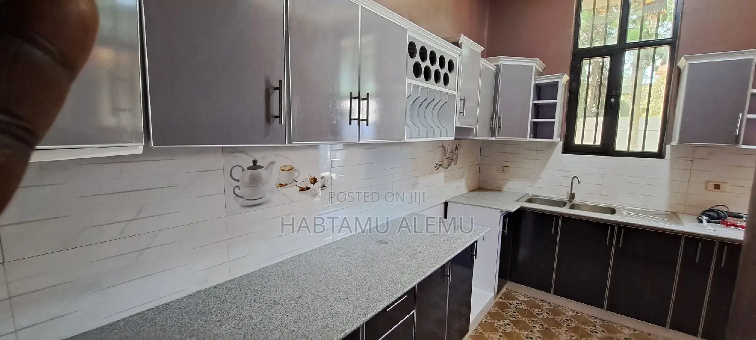 Furnished 5bdrm House in East Shewa for sale