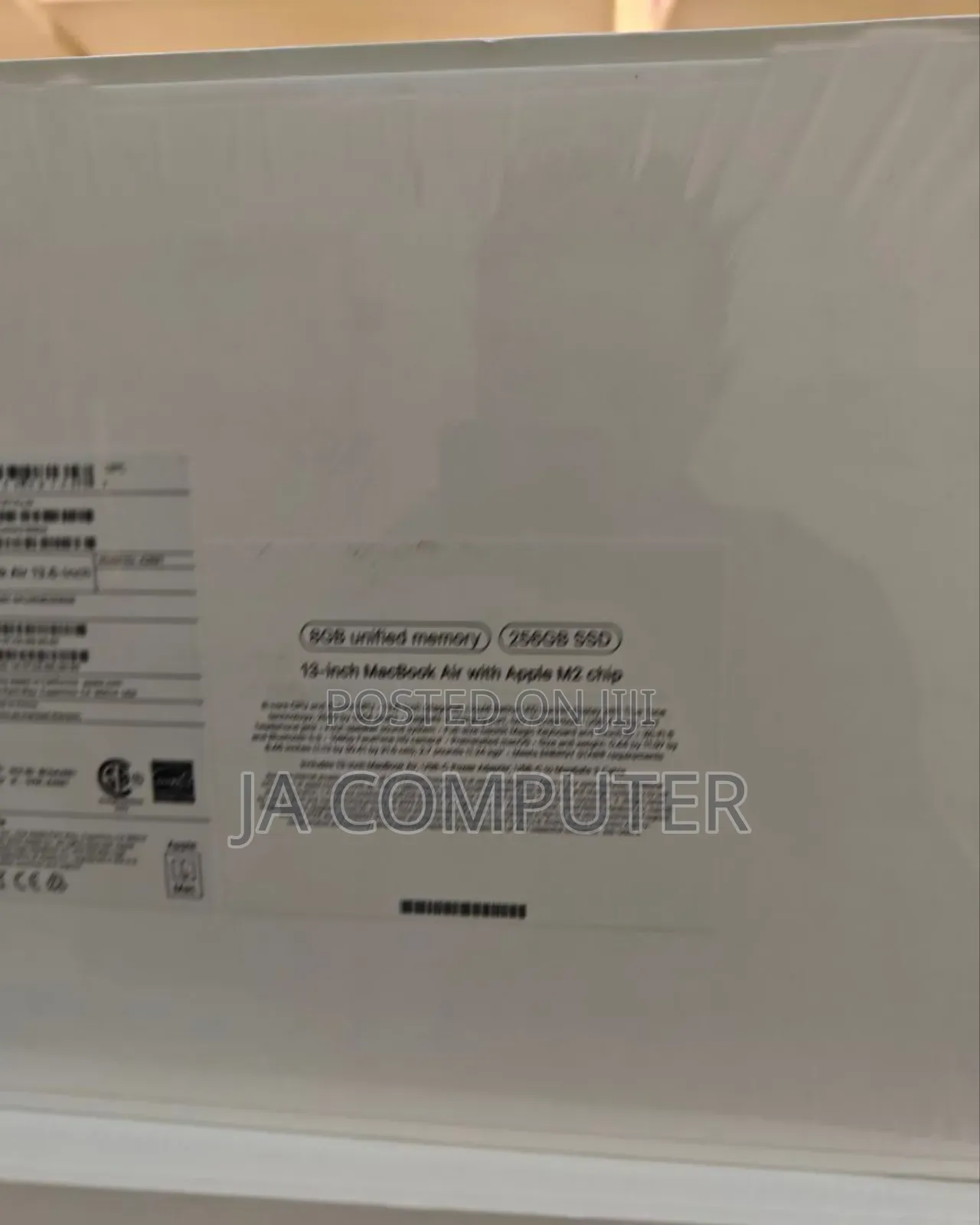 New Laptop Apple MacBook Air 2022 M2 8GB Apple M2 SSD 256GB