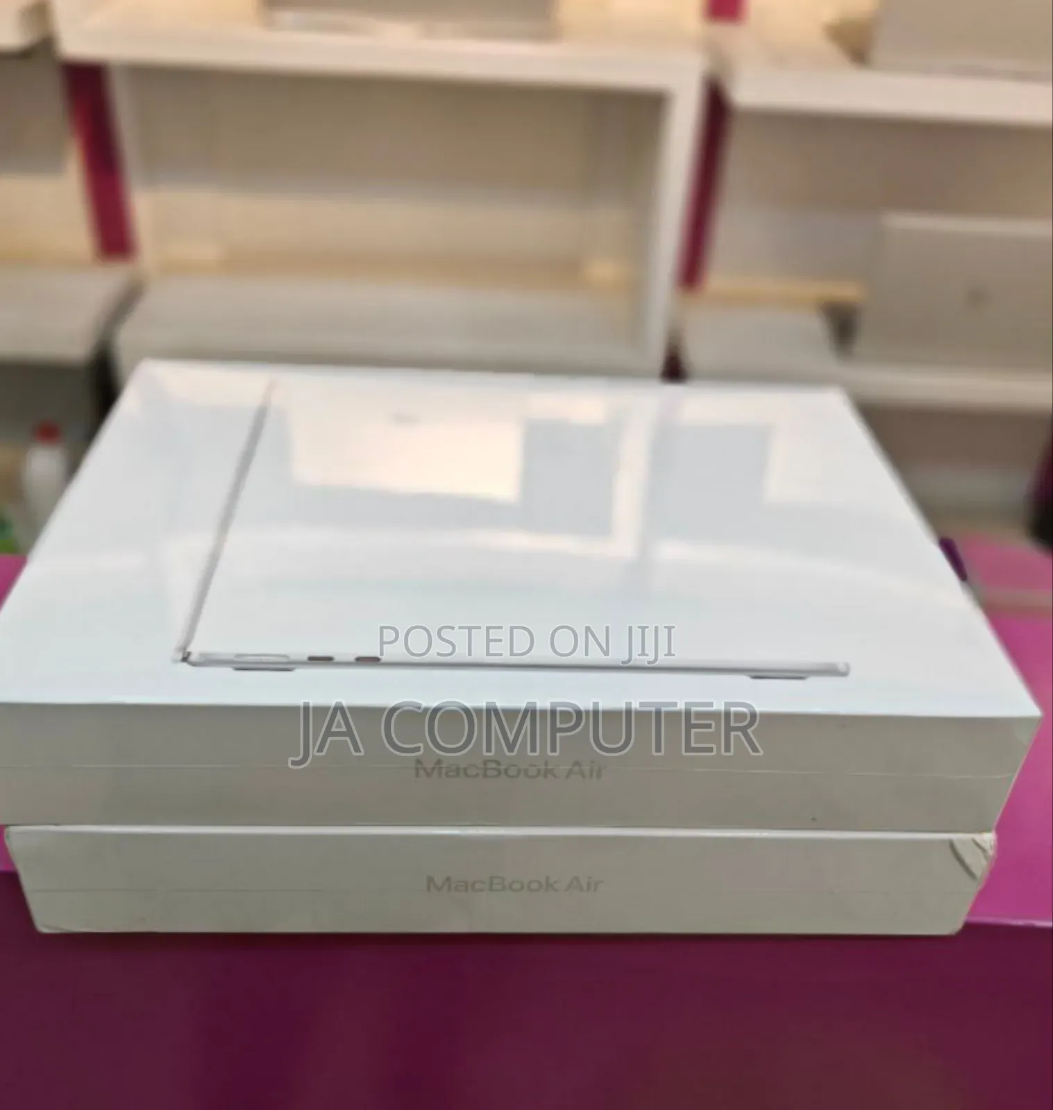 New Laptop Apple MacBook Air 2022 M2 8GB Apple M2 SSD 256GB