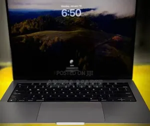 New Apple MacBook Pro 2023 M3 14-Inch 18GB Apple M3 Pro SSD 512GB