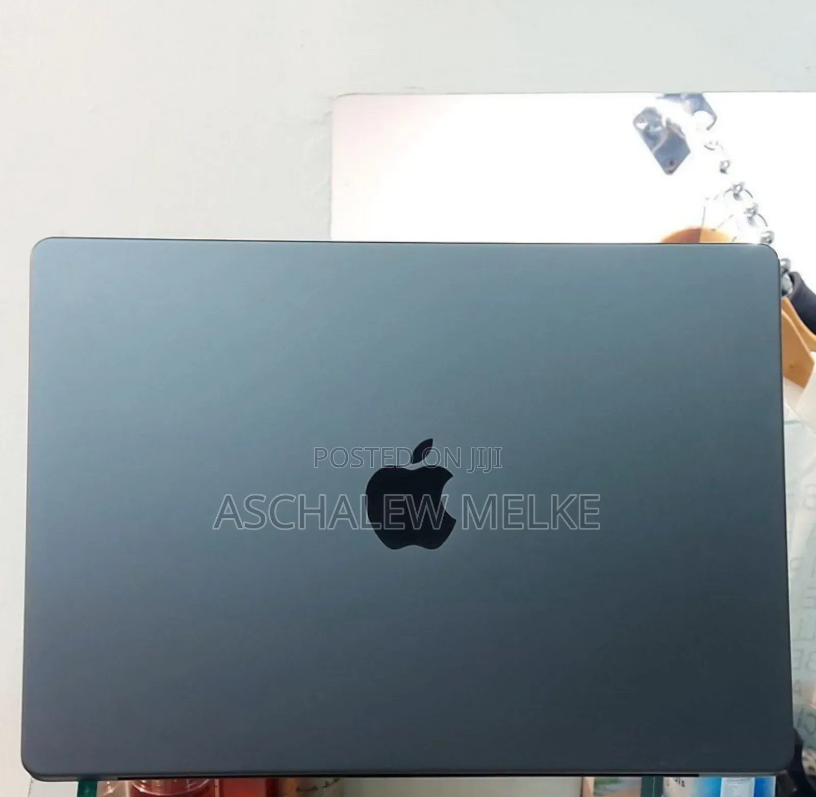 New Apple MacBook Pro 2023 M3 14-Inch 18GB Apple M3 Pro SSD 512GB