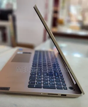 Photo - New Laptop Lenovo IdeaPad 720S 8GB Intel Core I3 SSD 256GB