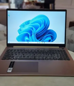 New Laptop Lenovo IdeaPad 720S 8GB Intel Core I3 SSD 256GB