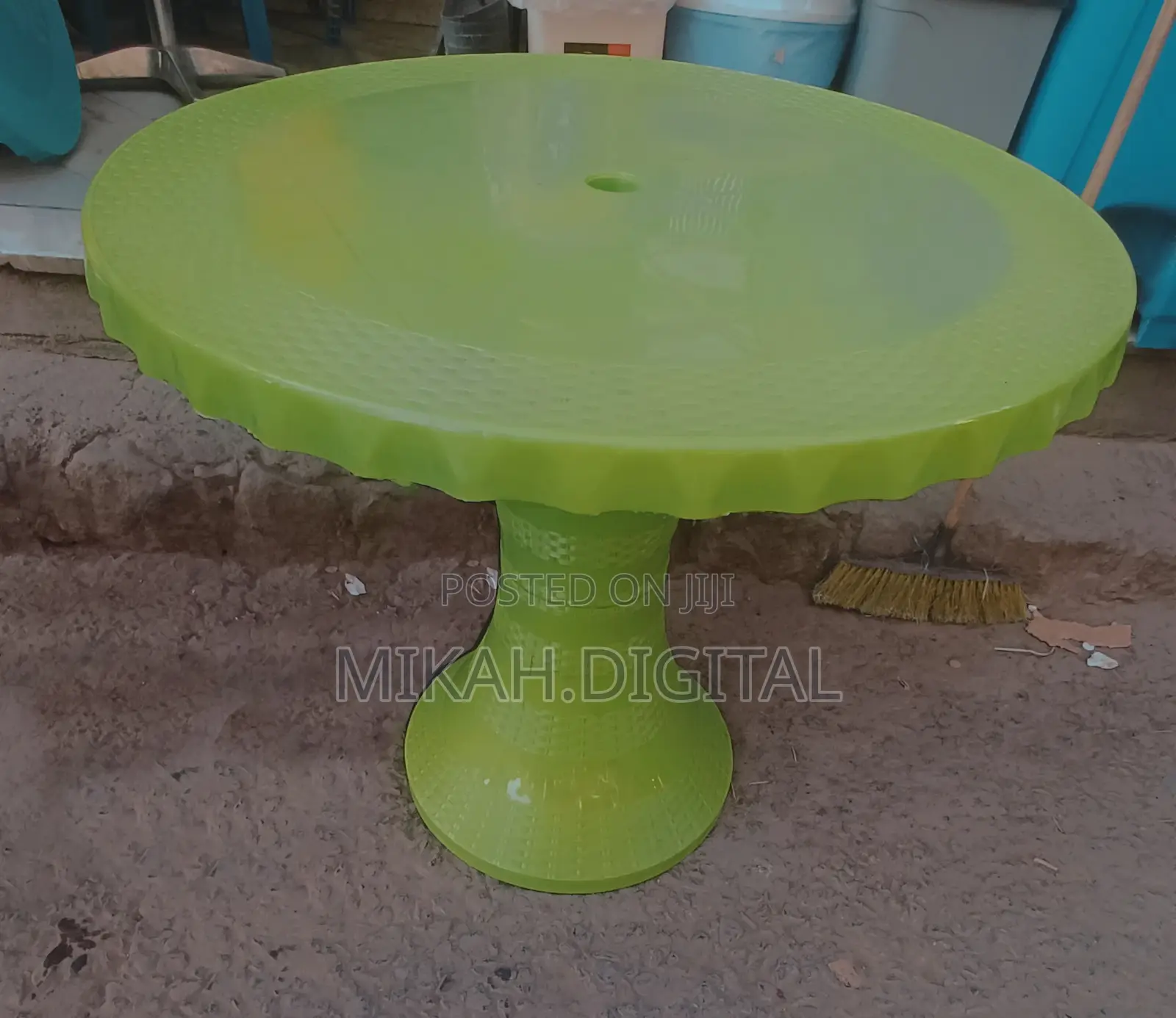 Mesob Shape 80cm Cafe Plastic Table