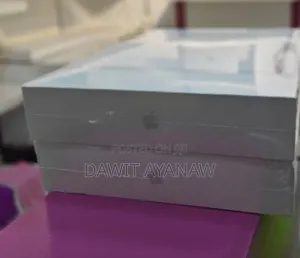 New Laptop Apple MacBook Air 2022 M2 8GB Apple M2 SSD 256GB