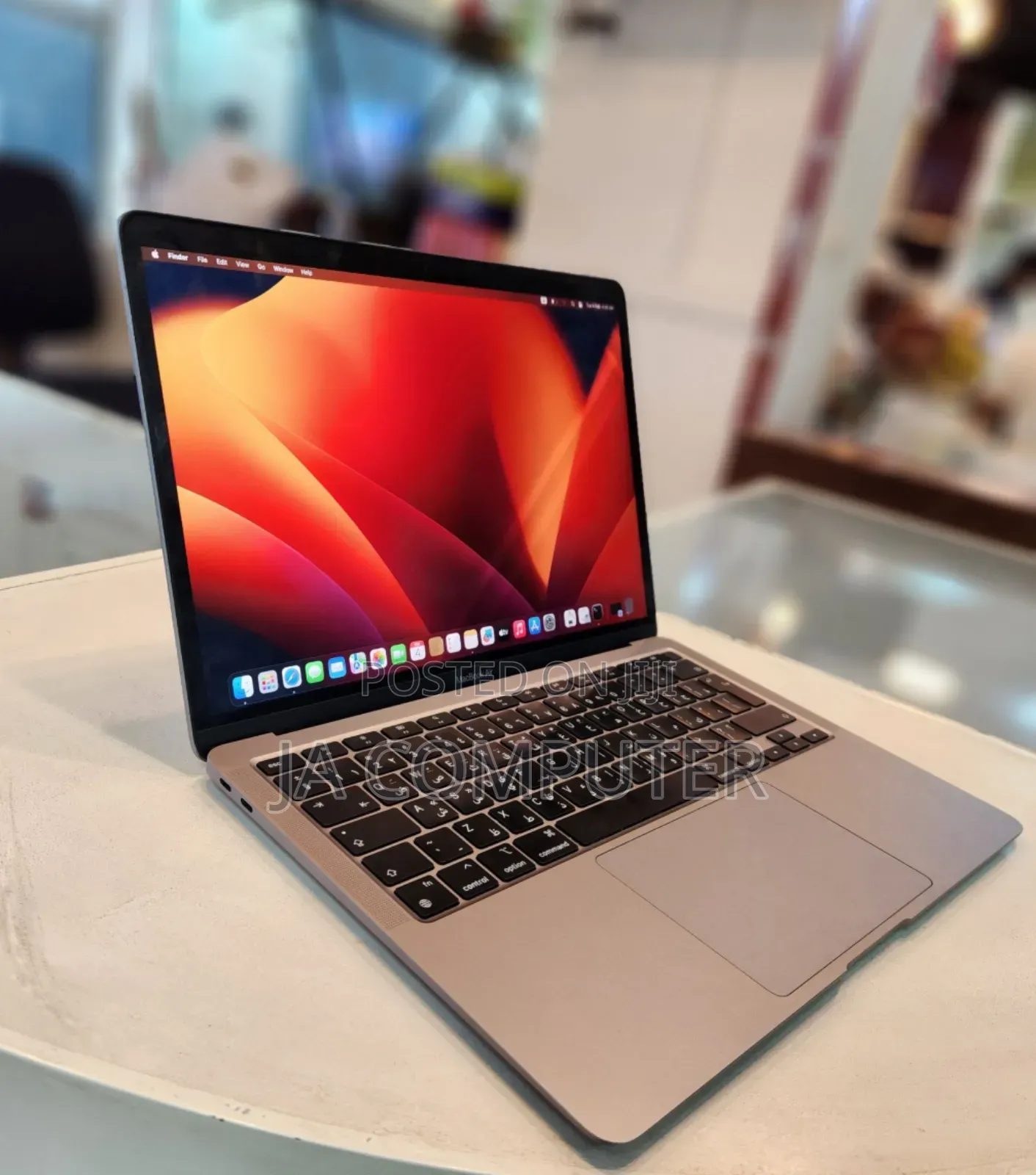 New Laptop Apple MacBook Air 2020 M1 8GB Apple M1 SSD 256GB