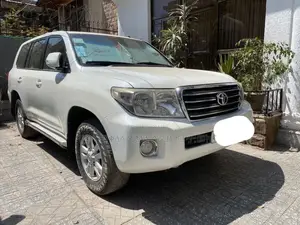 Toyota Land Cruiser 2013 White