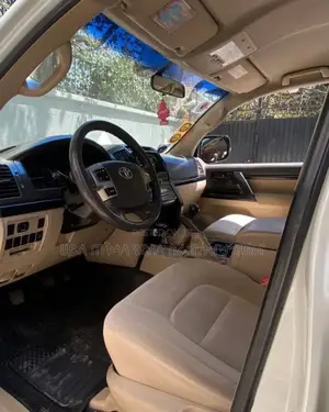 Toyota Land Cruiser 2013 White