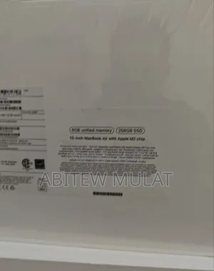 Photo - New Laptop Apple MacBook Air 2022 M2 8GB Apple M2 SSD 256GB