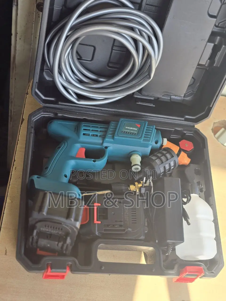 Cordless Pressure Washer