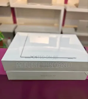 Photo - New Laptop Apple MacBook Air 2022 M2 8GB Apple M2 SSD 256GB