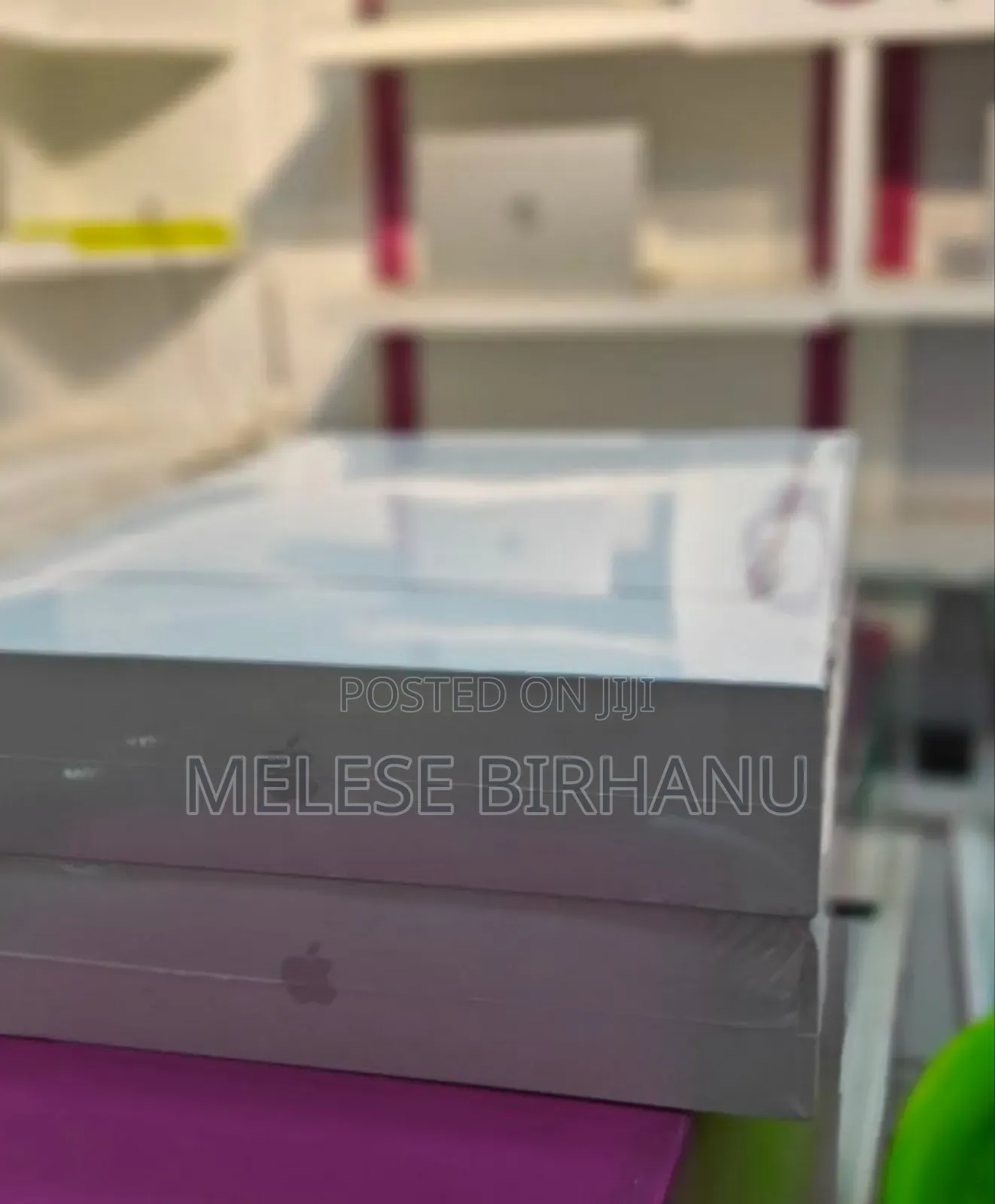 New Laptop Apple MacBook Air 2022 M2 8GB Apple M2 SSD 256GB