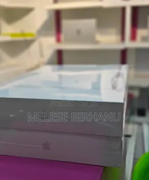 New Laptop Apple MacBook Air 2022 M2 8GB Apple M2 SSD 256GB