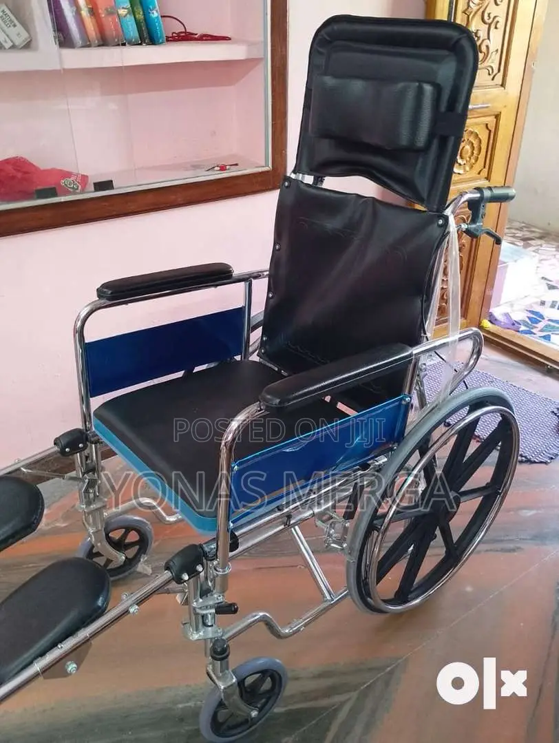 Toilet Wheelchair Plus{}餈user to Stretch Their Body, Recline