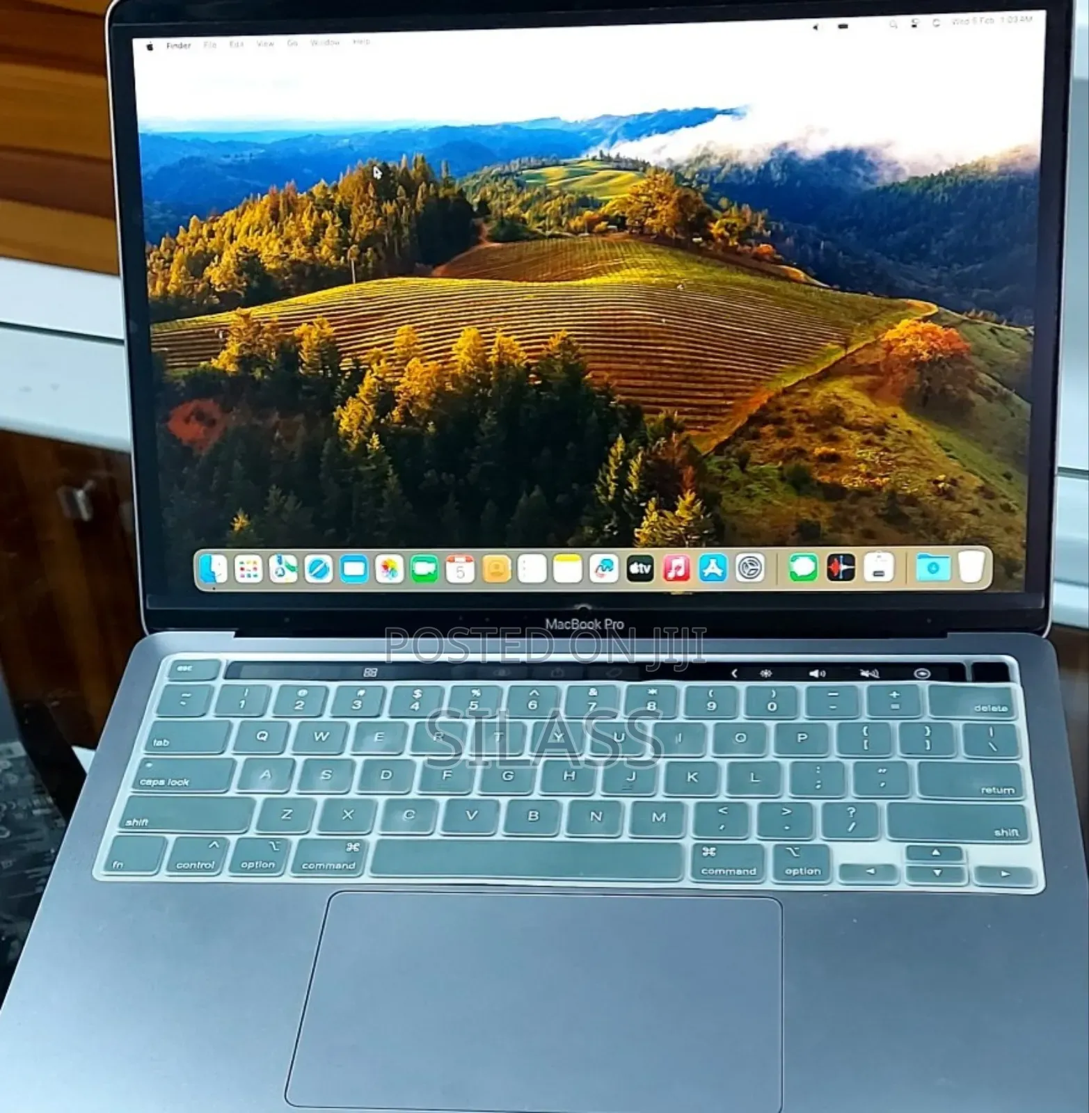 New Laptop Apple MacBook Pro 2020 M1 8GB Apple M1 Pro SSD 256GB