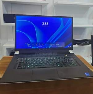 New Laptop Alienware M17x R2 32GB Intel Core I7 SSD 1T