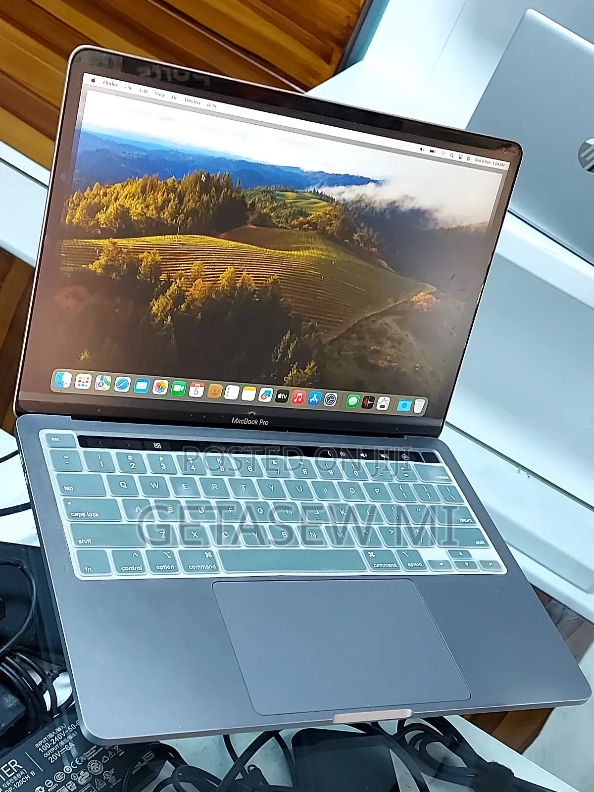 New Laptop Apple MacBook Pro M1 8GB Apple M1 Pro SSD 256GB