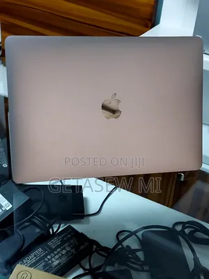 New Laptop Apple MacBook Pro M1 8GB Apple M1 Pro SSD 256GB