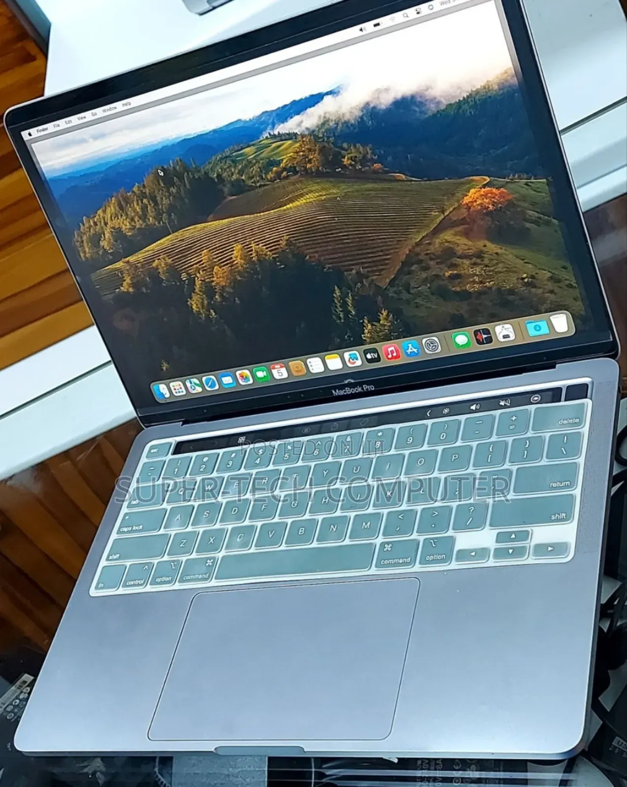 New Laptop Apple MacBook Pro 2020 M1 8GB Apple M1 SSD 256GB