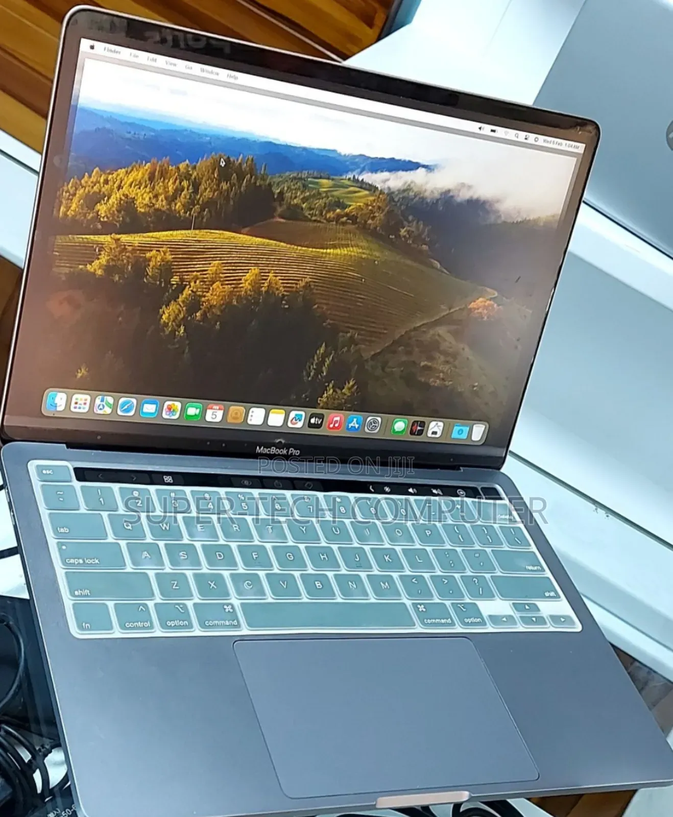 New Laptop Apple MacBook Pro 2020 M1 8GB Apple M1 SSD 256GB