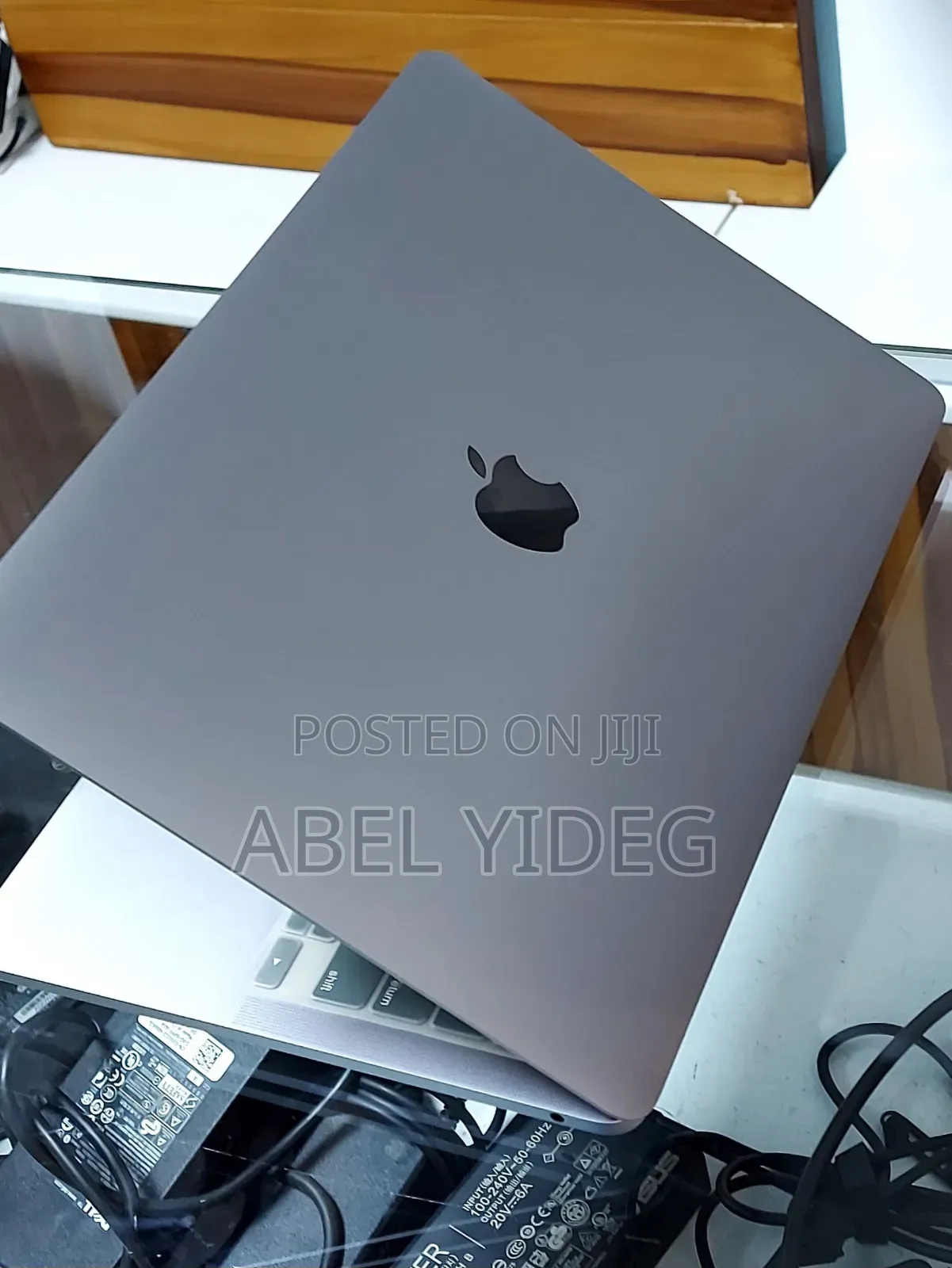 New Laptop Apple MacBook Pro 2020 M1 8GB SSD 256GB