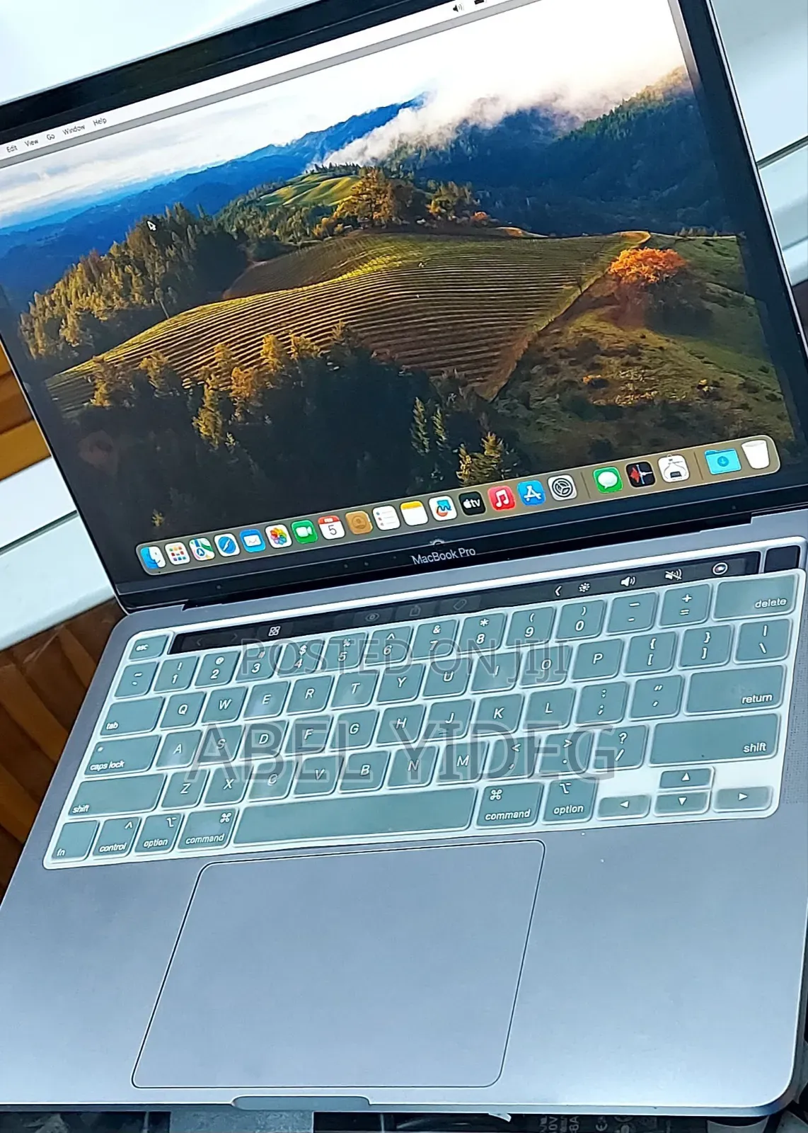 New Laptop Apple MacBook Pro 2020 M1 8GB SSD 256GB