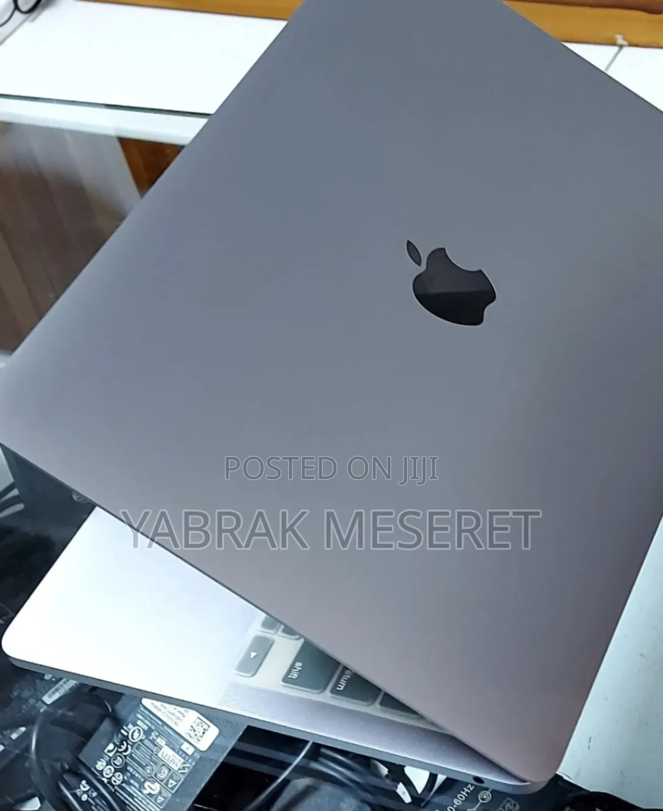 New Laptop Apple MacBook Pro M1 8GB Apple M1 Pro SSD 256GB