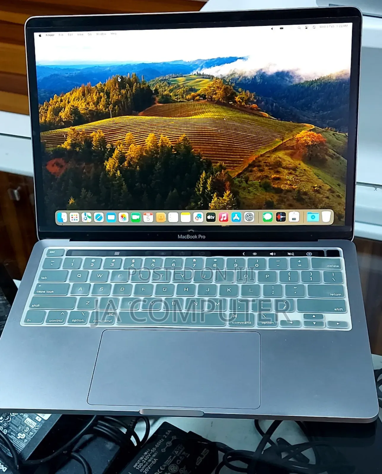 New Laptop Apple MacBook Pro M1 8GB Apple M1 SSD 256GB