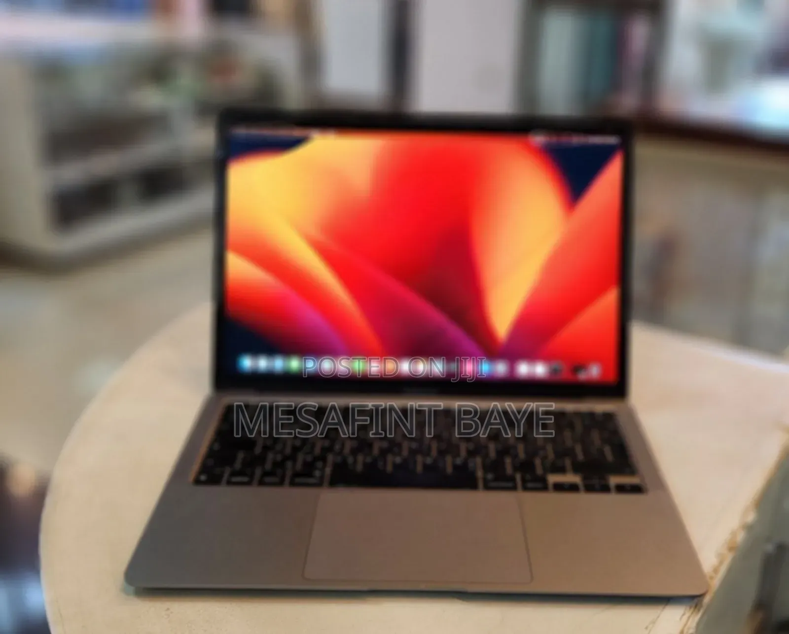 New Laptop Apple MacBook Air 2020 8GB Apple M1 SSD 256GB