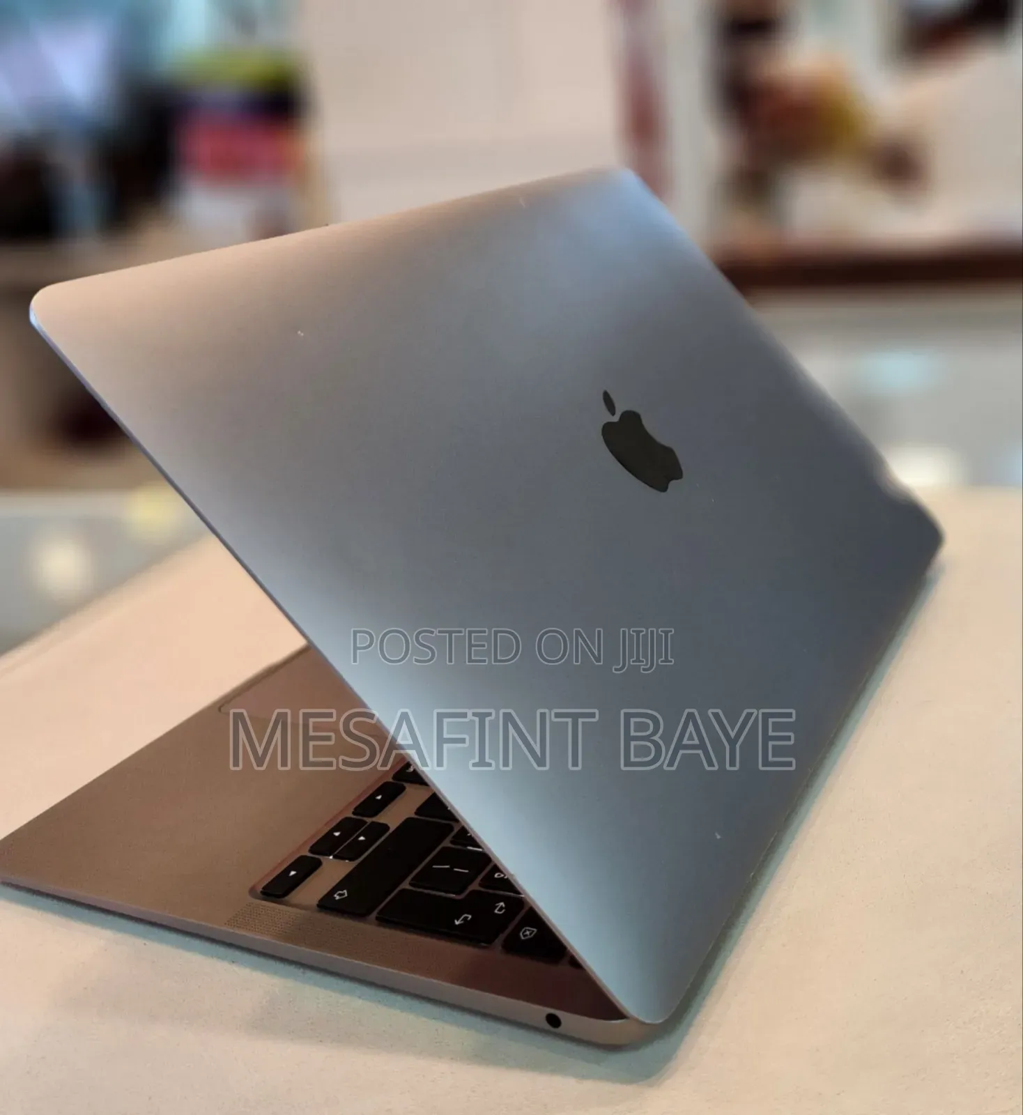 New Laptop Apple MacBook Air 2020 8GB Apple M1 SSD 256GB