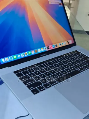 New Laptop Apple MacBook Pro 2019 16GB Intel Core I9 SSD 512GB