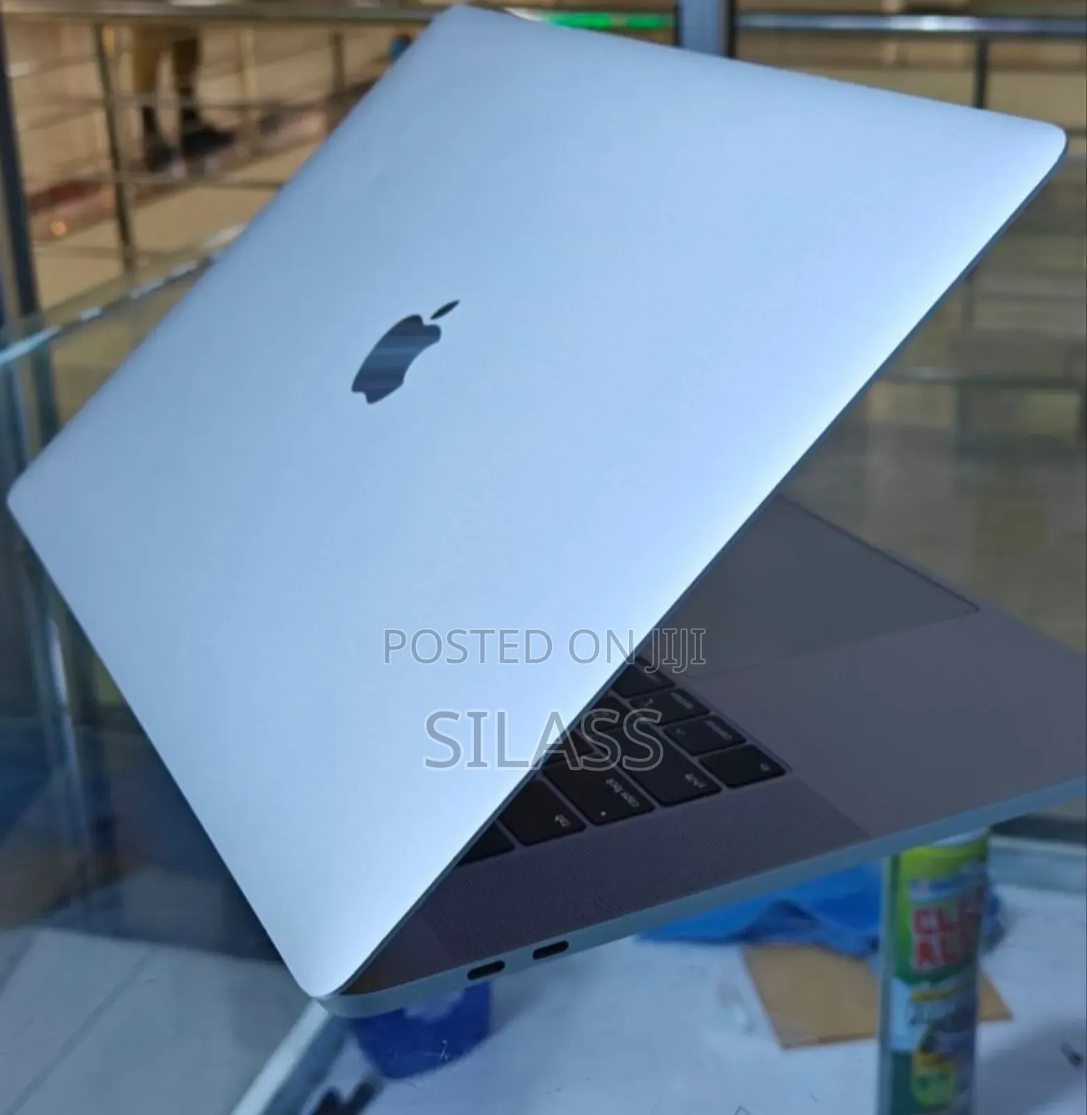 New Laptop Apple MacBook Pro 2019 16GB Intel Core I9 SSD 512GB