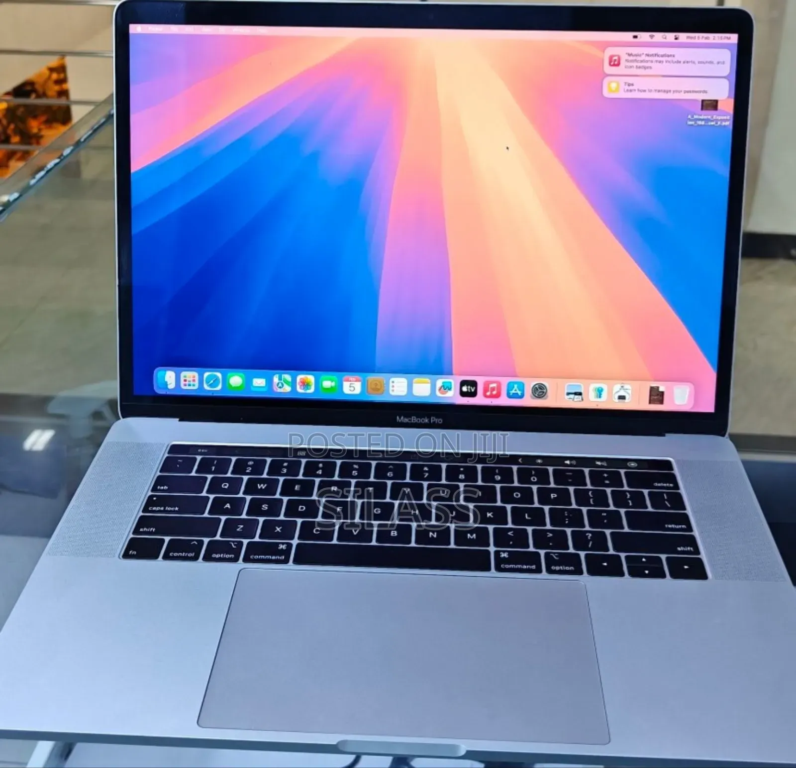 New Laptop Apple MacBook Pro 2019 16GB Intel Core I9 SSD 512GB