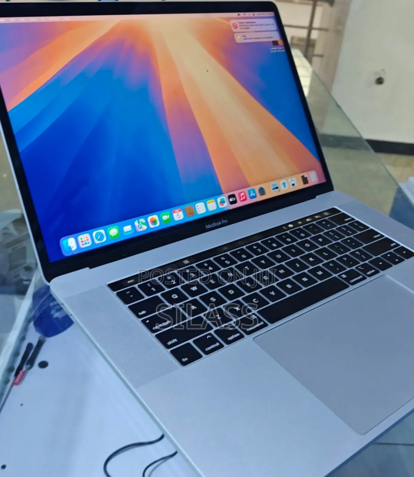 New Laptop Apple MacBook Pro 2019 16GB Intel Core I9 SSD 512GB
