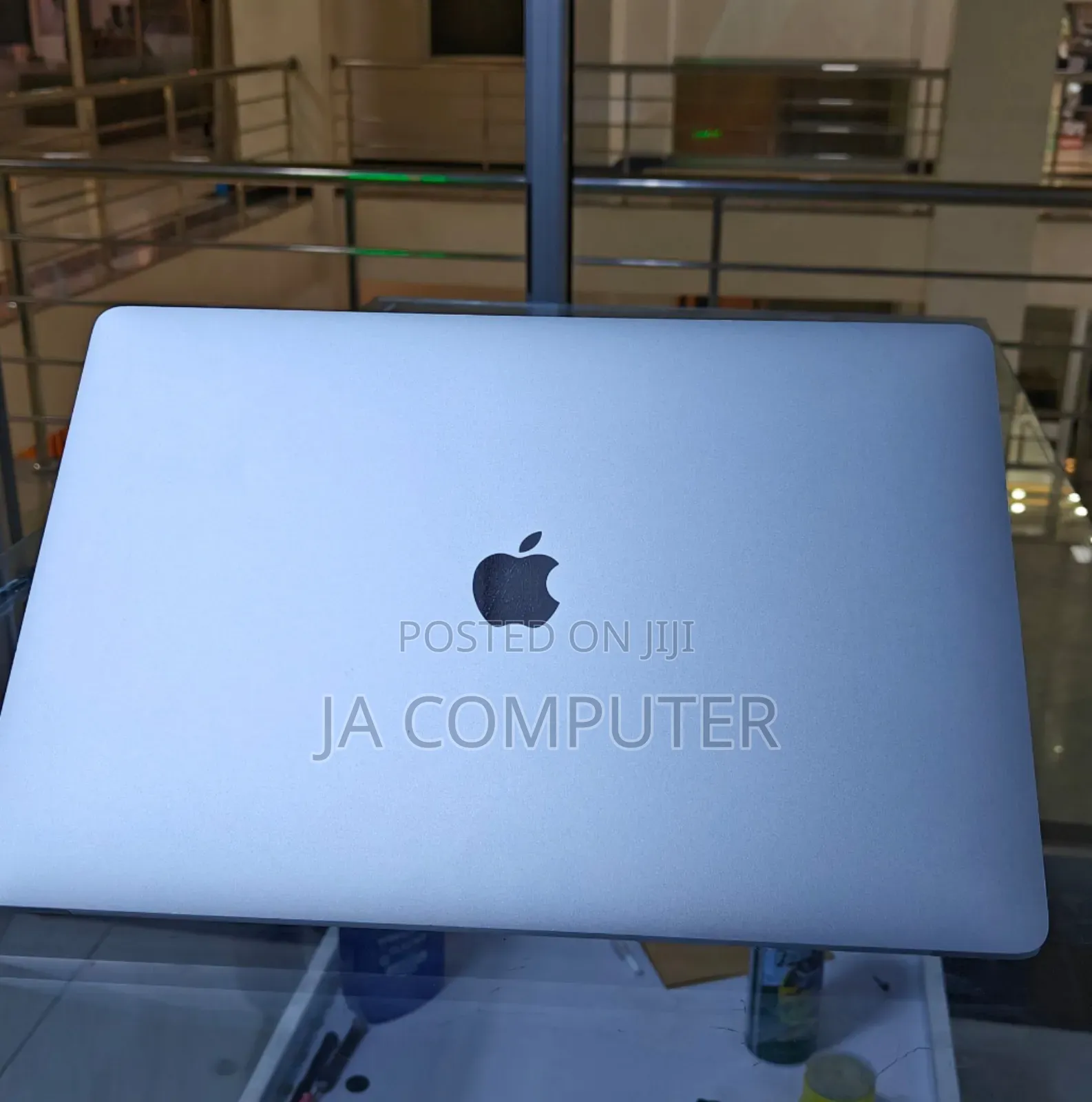 New Laptop Apple MacBook Pro 2019 16GB Intel Core I9 SSD 512GB