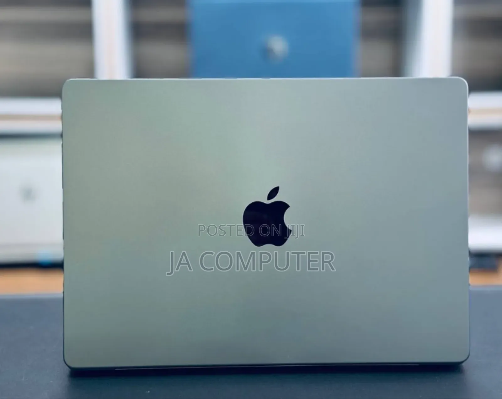 New Apple MacBook Pro 2023 M3 14-Inch 18GB Apple M3 Pro SSD 512GB