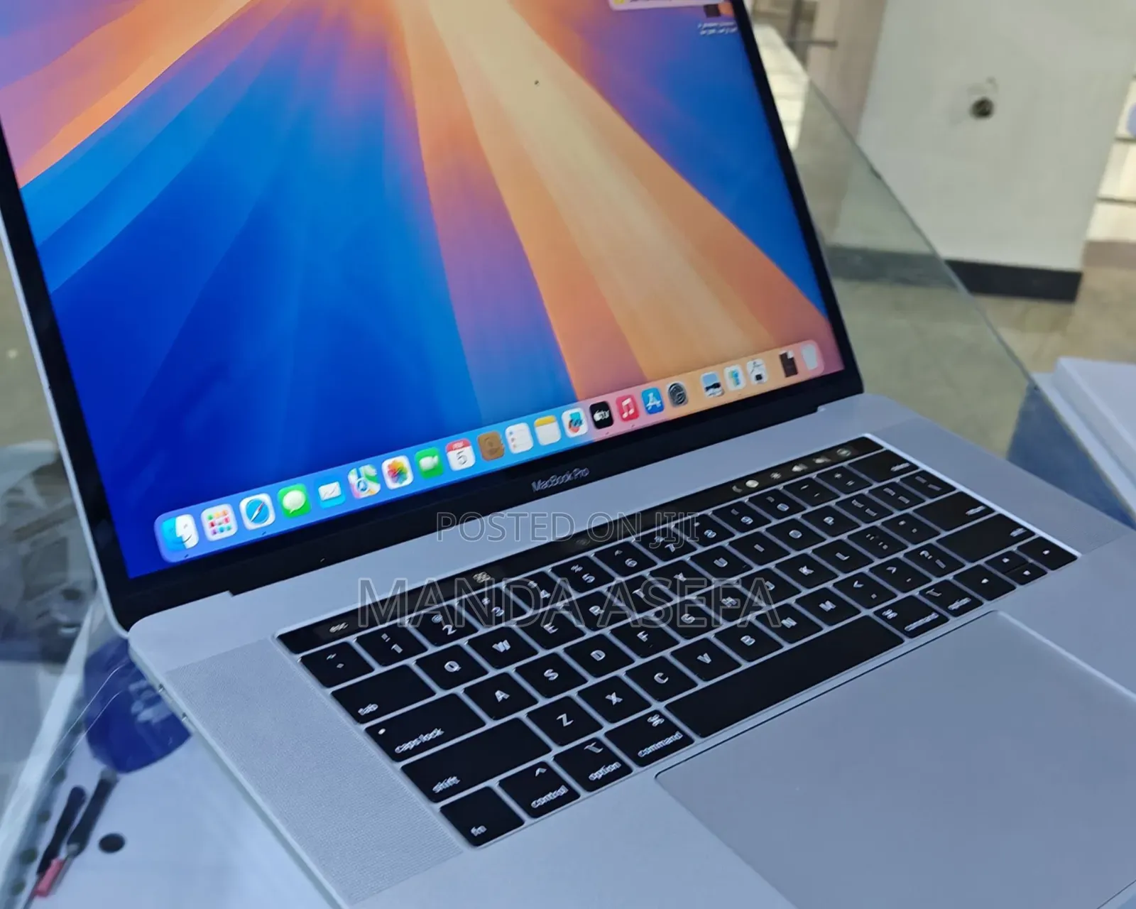 New Laptop Apple MacBook Pro 2019 16GB Intel Core I9 SSD 512GB
