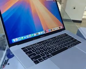 New Laptop Apple MacBook Pro 2019 16GB Intel Core I9 SSD 512GB