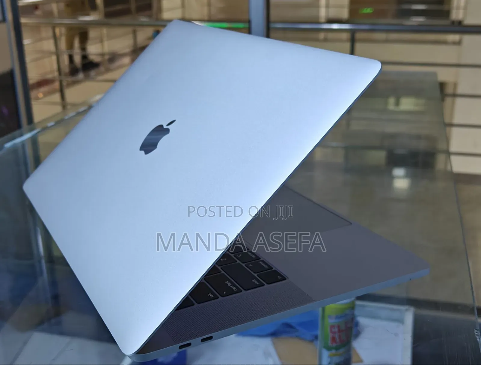 New Laptop Apple MacBook Pro 2019 16GB Intel Core I9 SSD 512GB