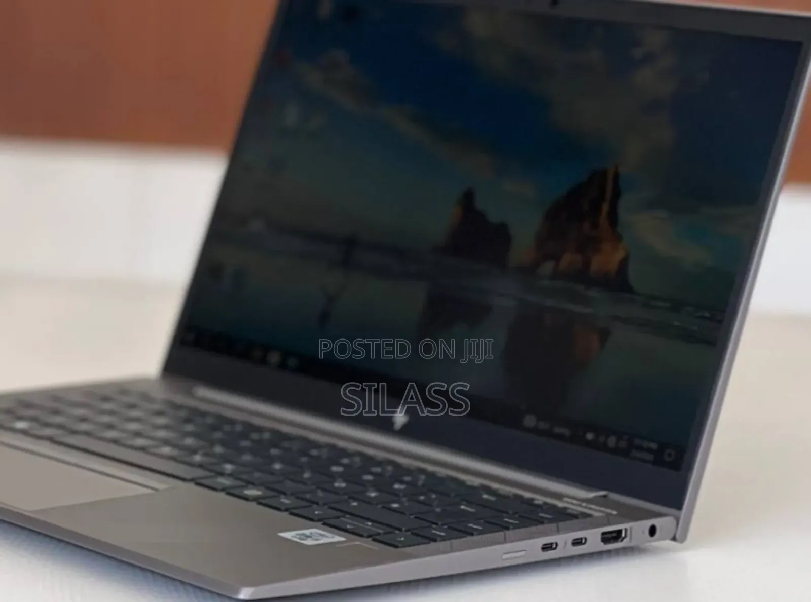 New Laptop HP ZBook Firefly 14 G7 16GB Intel Core I5 SSD 512GB