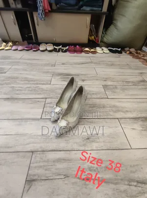 Photo - Zero and Yihner Heel Shoes