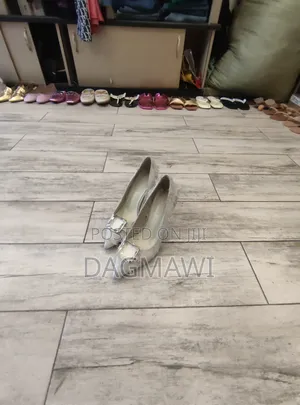 Zero and Yihner Heel Shoes