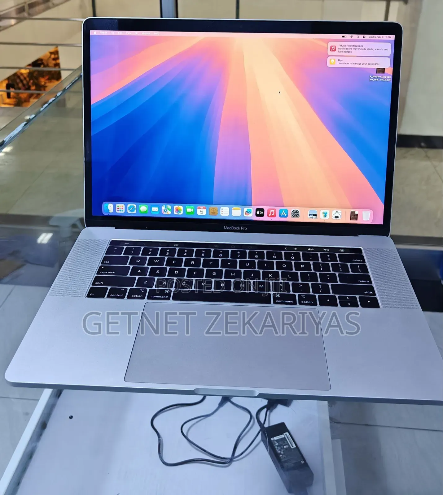 New Laptop Apple MacBook Pro 2019 16GB Intel Core I9 SSD 512GB