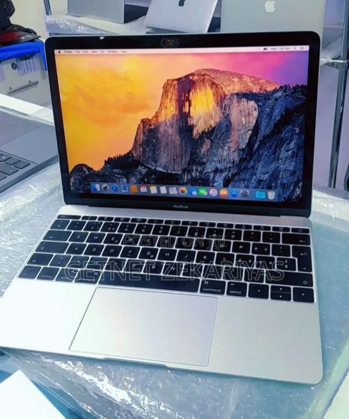 New Laptop Apple MacBook Air 2015 8GB Intel Core M SSD 512GB