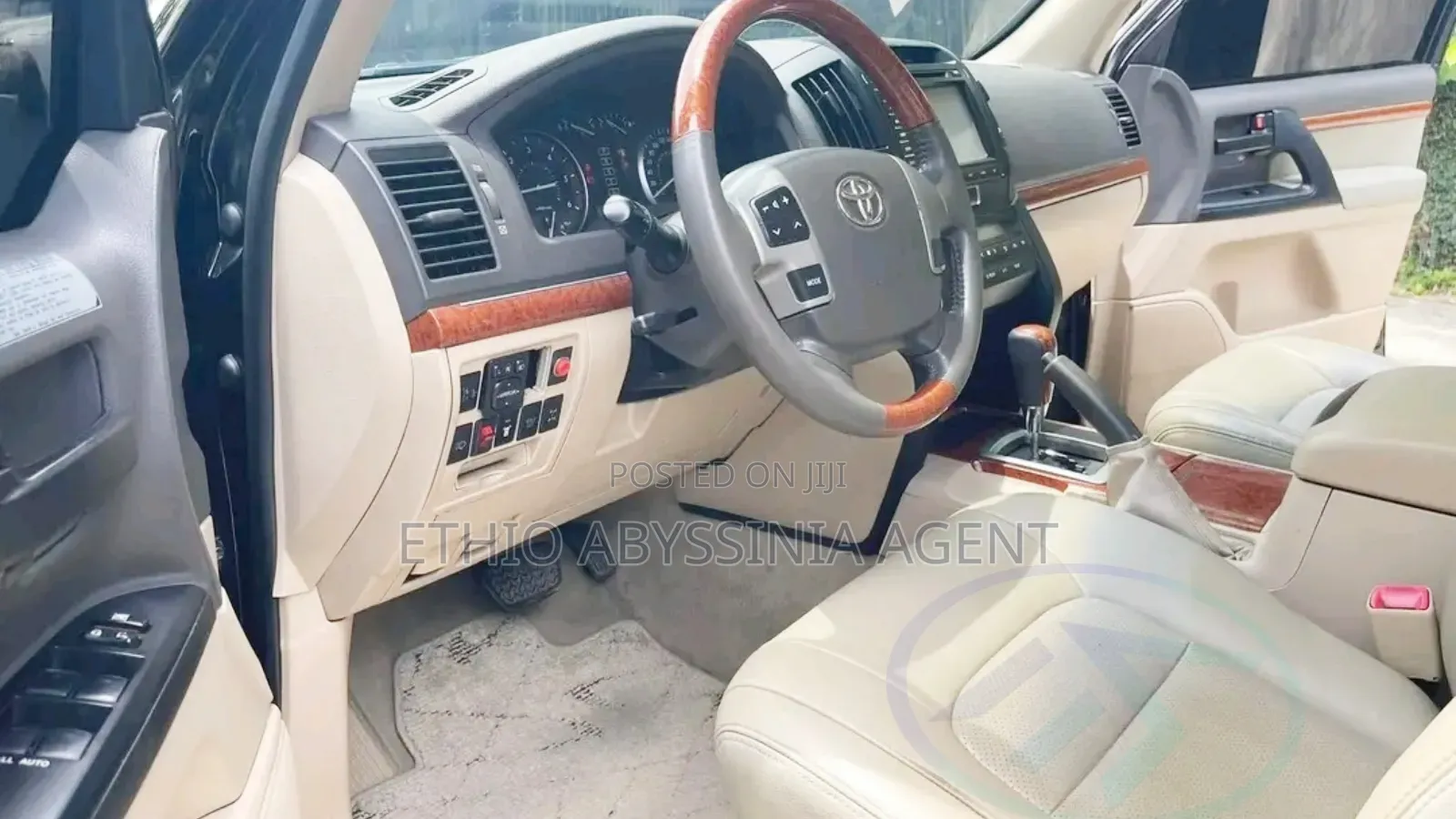 Toyota_lc200_for_rent