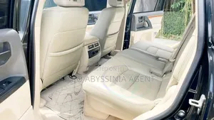 Toyota_lc200_for_rent