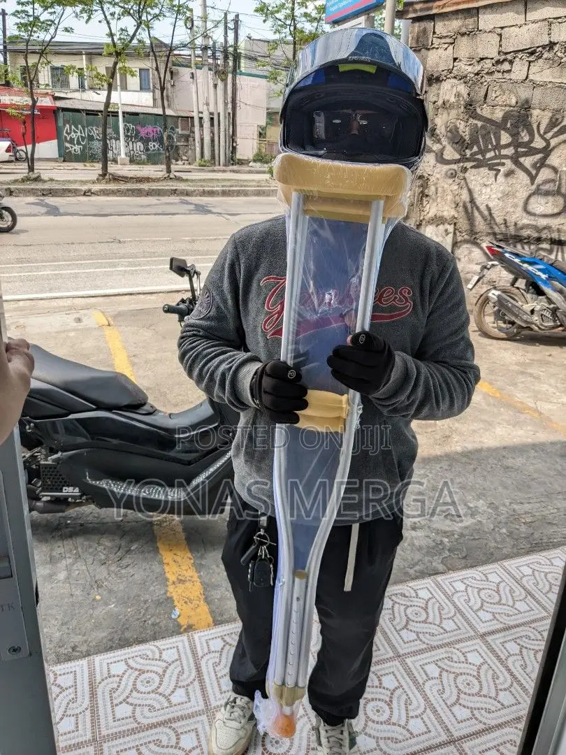 Crutches Supplier in Ethiopia{}彲pair of Underarm Crutches