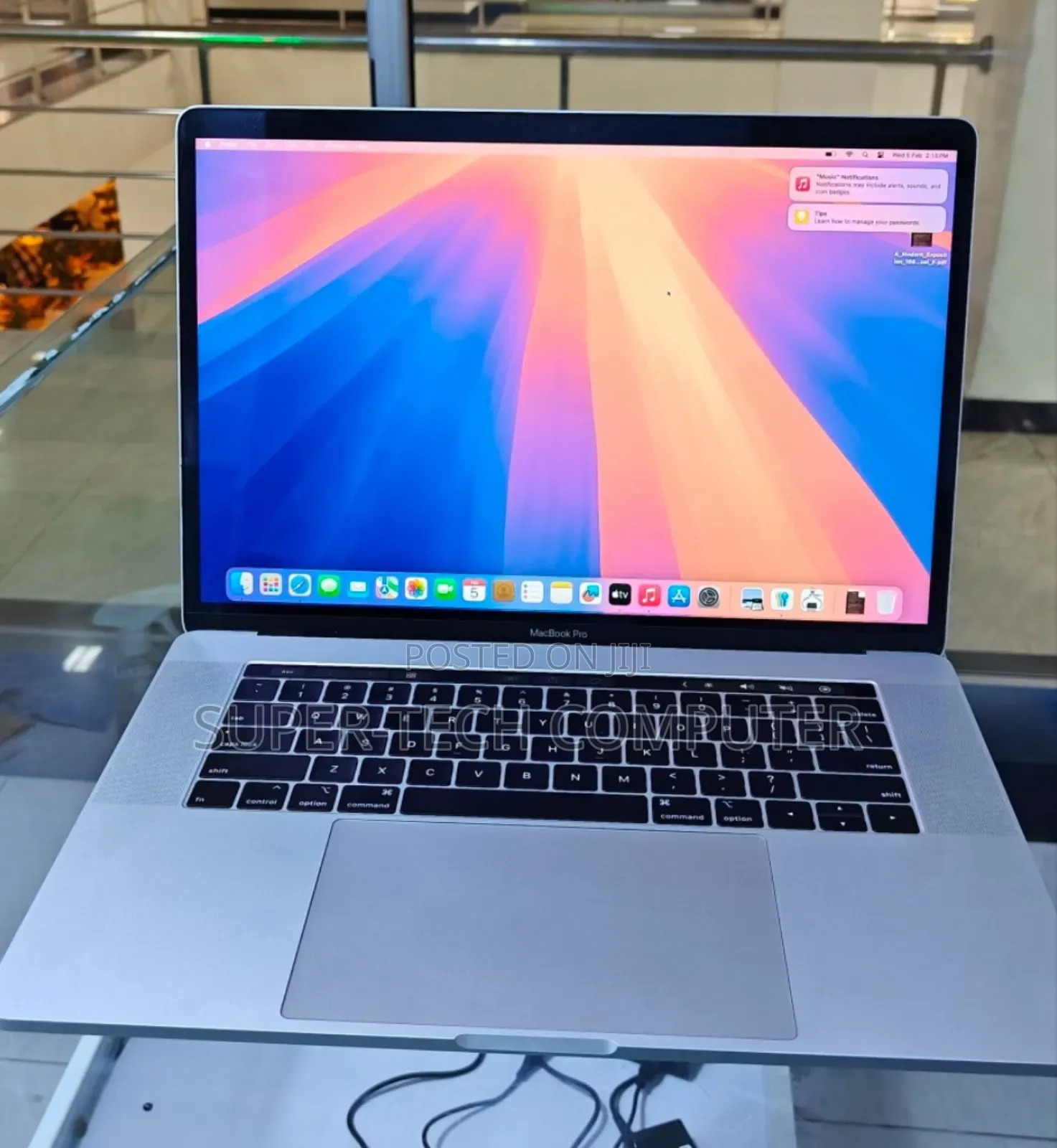 New Laptop Apple MacBook Pro 2019 16GB Intel Core I9 SSD 512GB